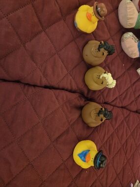 Novelty Rubber Duck Toy Set - Yellow and Brown Ducks